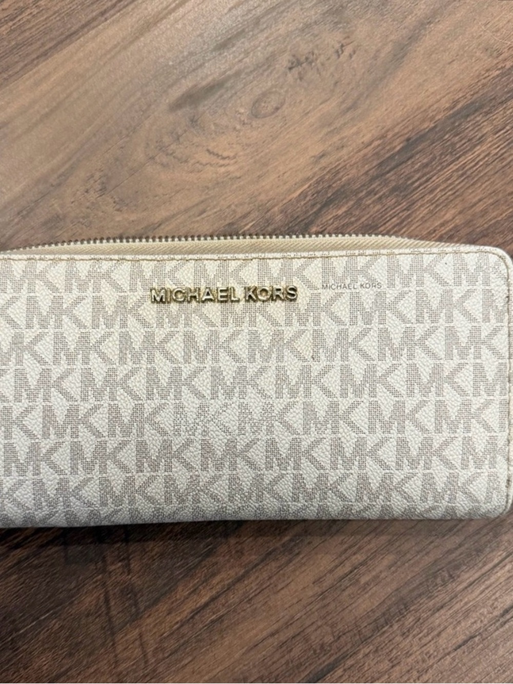 Michael Kors Tan Brown Zip-Around Saffiano Wallet